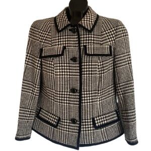 TALBOTS, all season, houndstooth, fully lined Wool blend classic blazer, size 6